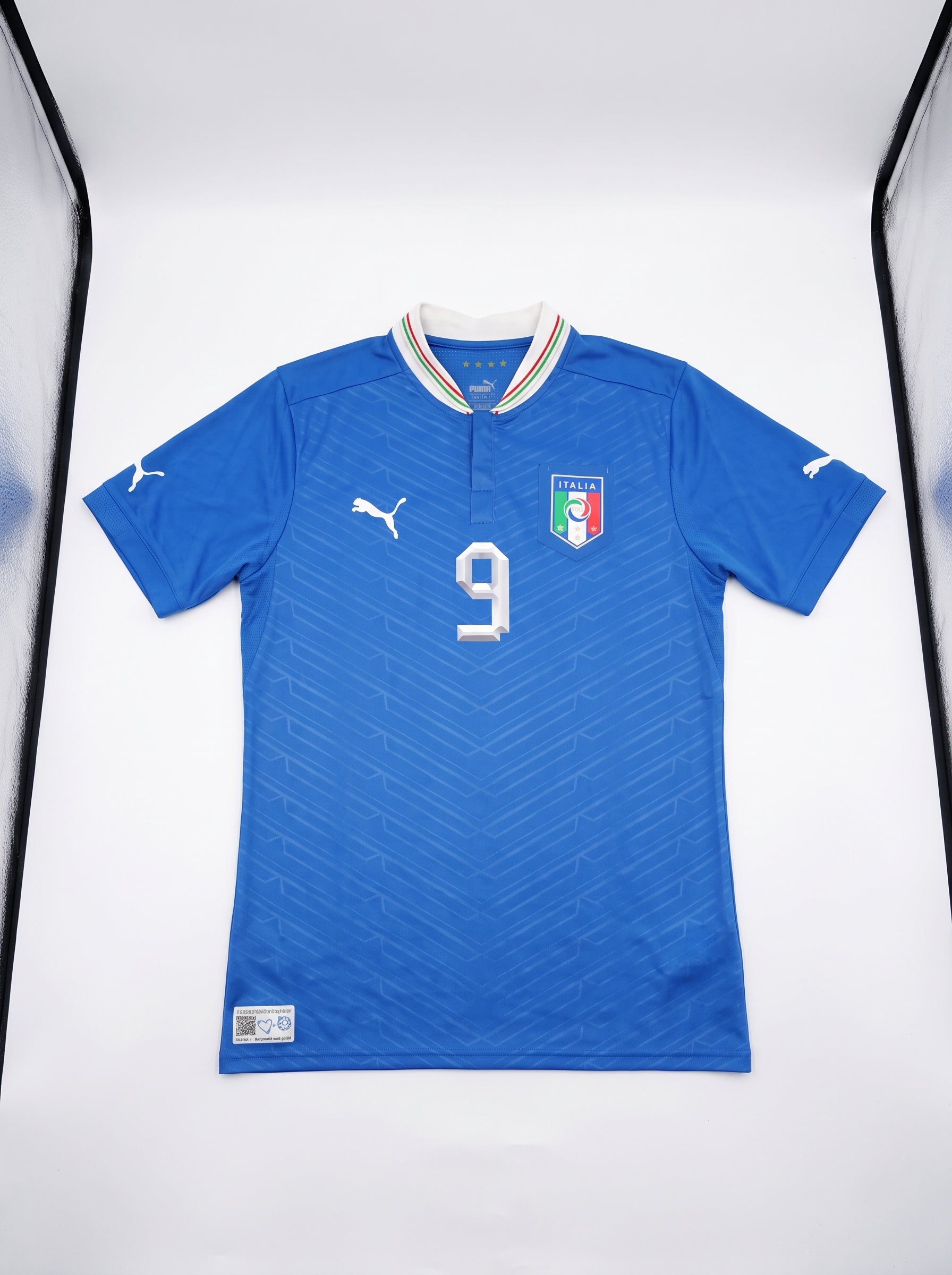 Retro 2011/12 Italy Balotelli #9 Home Shirt
