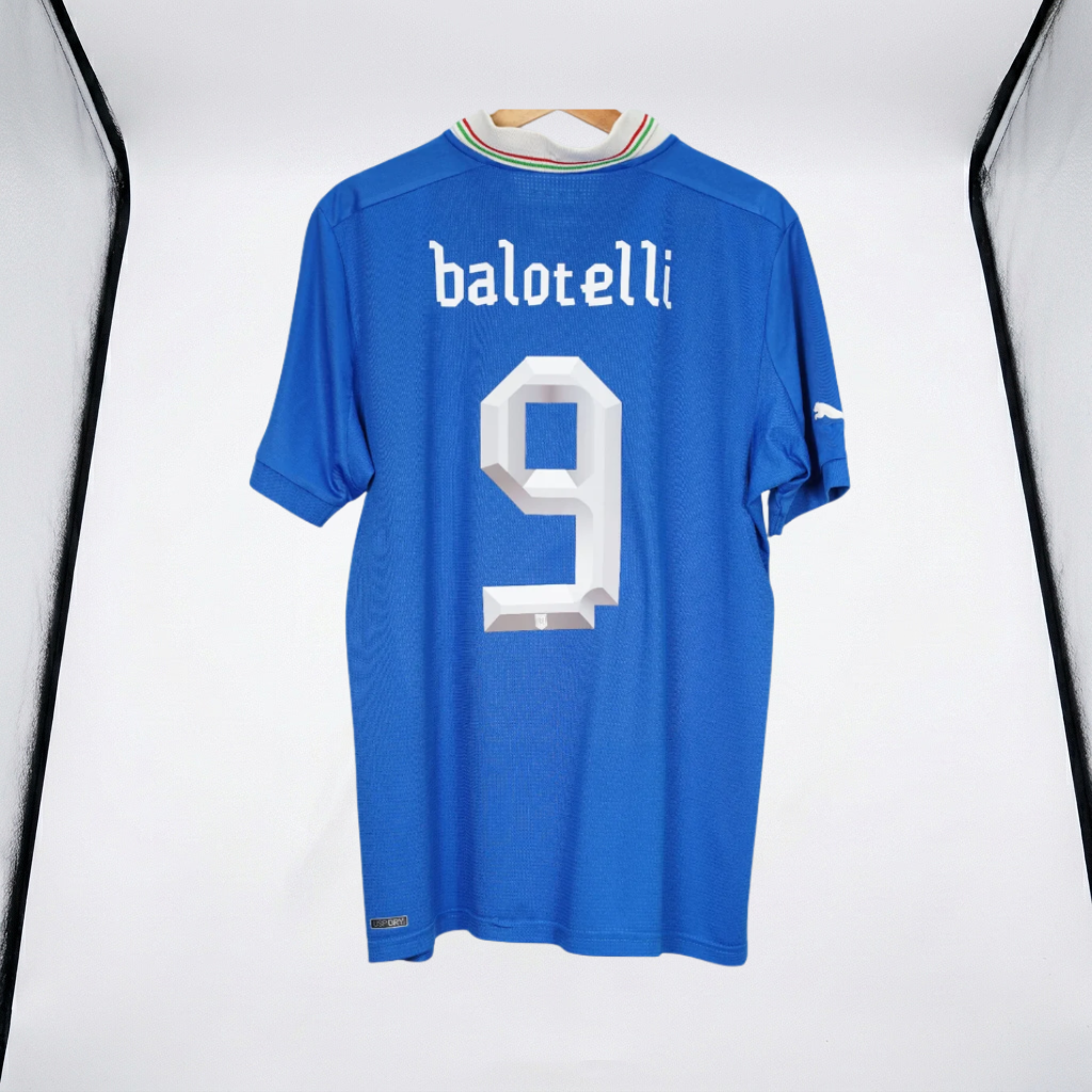 Retro 2011/12 Italy Balotelli #9 Home Shirt