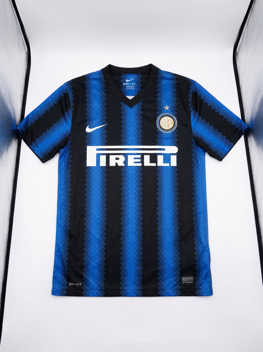 Retro 2009-12 Inter Milan Balotelli #45 Home Shirt