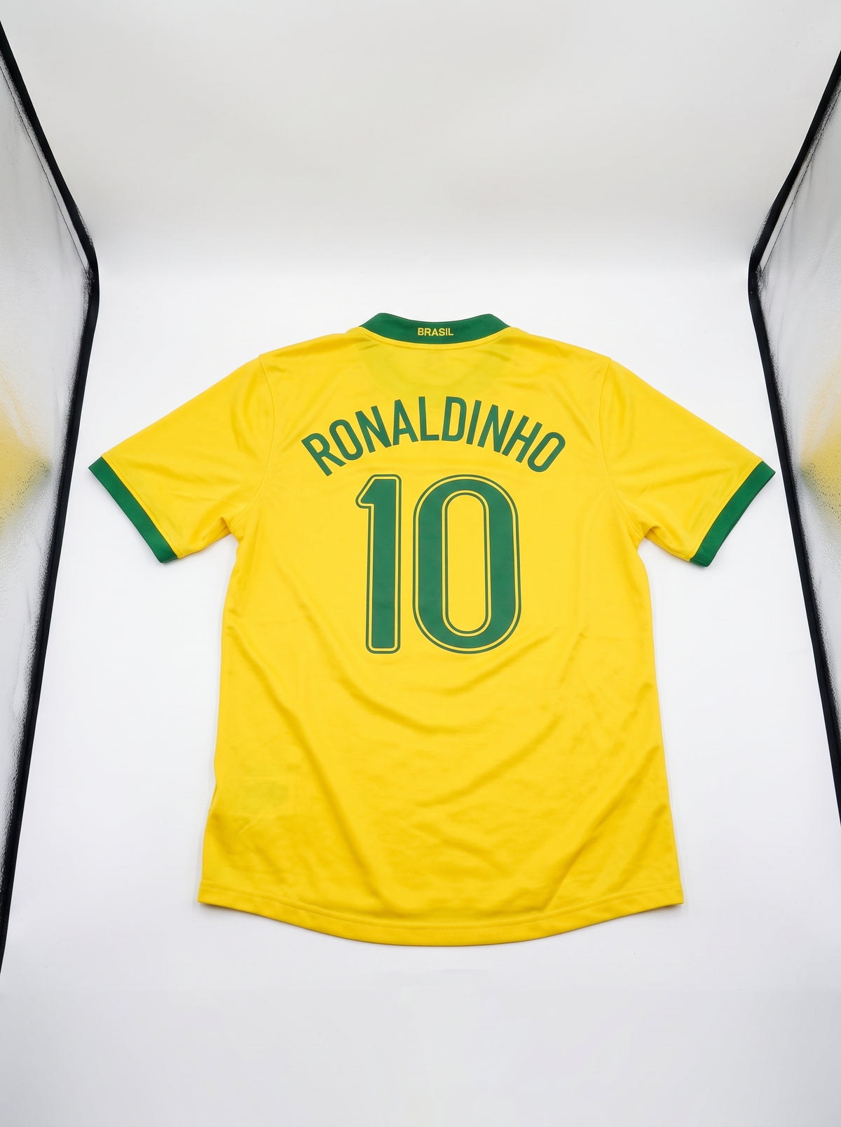 Ronaldinho #10 Brazil Home Jersey 2006